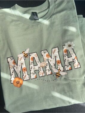 Light Green "MAMA" Floral Bee Short Sleeve Tee